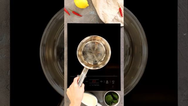 Стейк конгрио со шпинатом и сливками смотреть онлайн