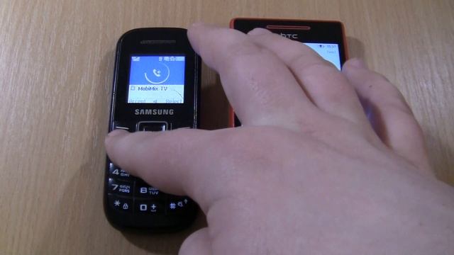 Incoming Call & Outgoing Call At The Same Time Samsung 1200M Black +HTC 8S