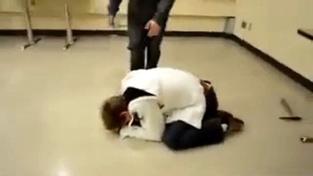 КАк сломать стол головой смотреть онлайн