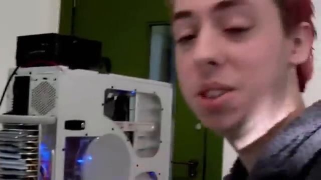 What happens when you RAID 24 SSD Hard Disks !!!!! смотреть онлайн