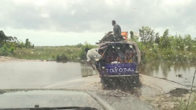 Deadly Roads | Pakistan, Madagascar & Bangladesh | Free Documentary смотреть онлайн