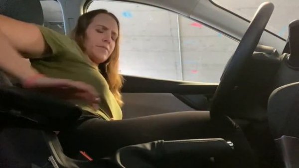 Beautifull girl fart in car