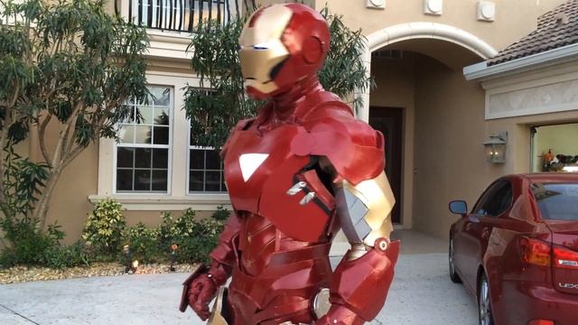 Iron Man Mark 6 Costume (250 hours to make) смотреть онлайн