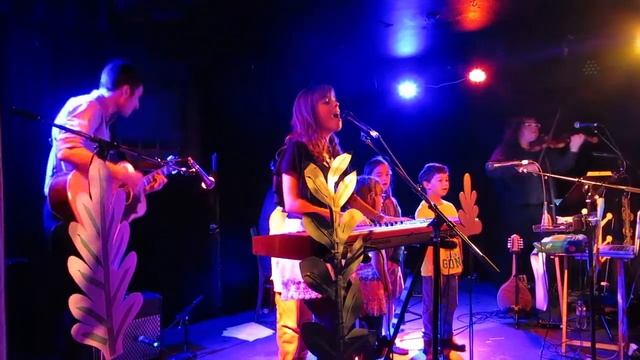 Lenka - Everything At Once (San Francisco, June 5th 2013) смотреть онлайн