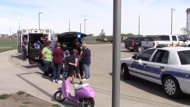 Lincoln PD and Bismarck Rural Fire Vehicles - Lincoln Police Department смотреть онлайн