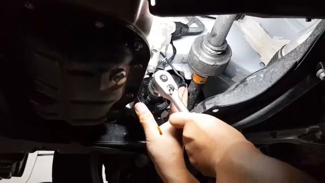 [Installation]機油壓力與溫度感應器安裝教學 How to install oil filter sandwich adapter and temp sensor? смотреть онлайн