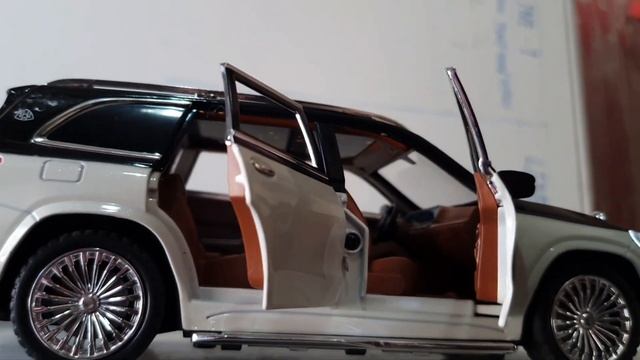 Mercedes-Benz Maybach car - Die cast car 🚗 .🚔🚔.1:24 scale.❤️❤️ subscribe please.. смотреть онлайн
