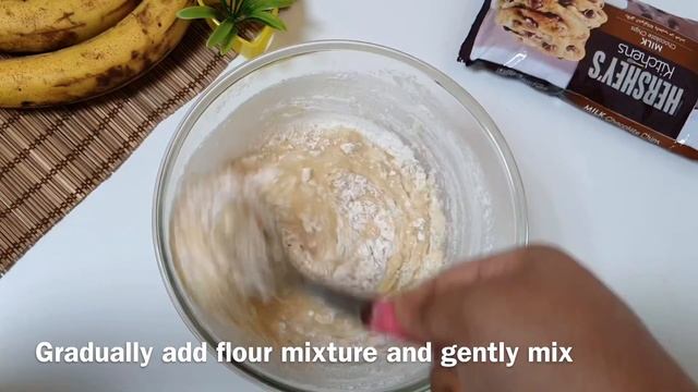 Easy & Moist Banana Bread Recipe/The Key Of Taste/Chocochip Banana Bread/How to make Banana Bread смотреть онлайн