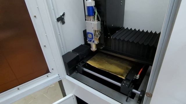 Лазерная мини резка металла AEROMACHT 300х300 мм Raycus 1500w. Система прецизионной лазерной резки смотреть онлайн