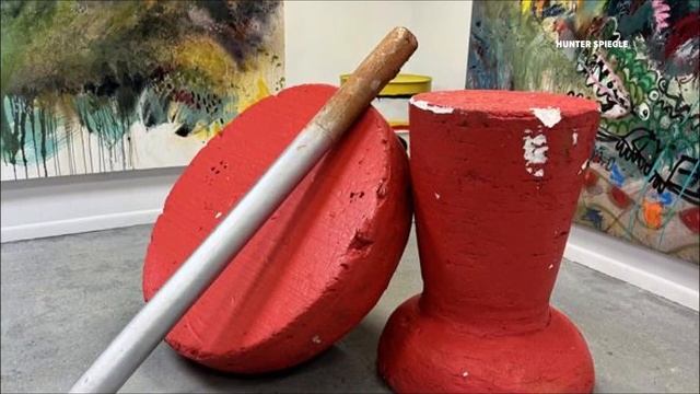 Pieces from giant stolen Hickory thumbtack mysteriously return outside business, owner says смотреть онлайн