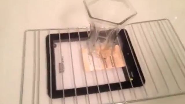 LifeProof Nüüd iPad water test смотреть онлайн