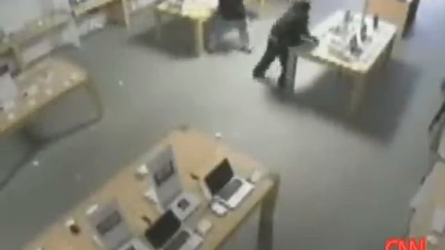 Apple store robbed in 30 secs. смотреть онлайн