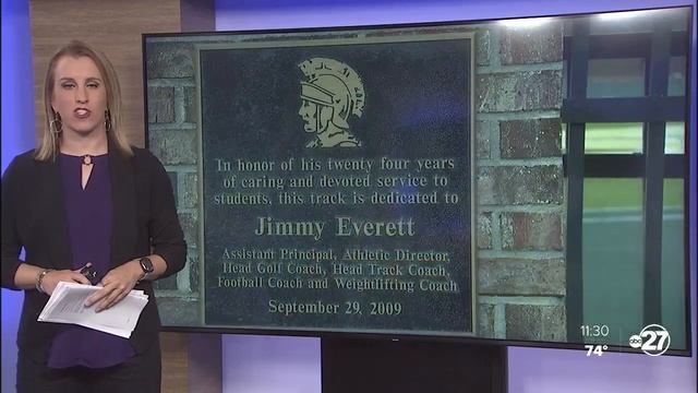 Lincoln High School unveils new turf athletic field and track смотреть онлайн