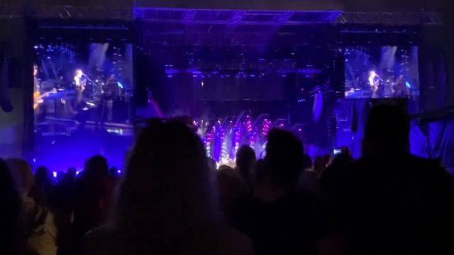 Paul McCartney — She Came In Through The Bathroom Window — Winston-Salem, NC 21 May 2022 смотреть онлайн