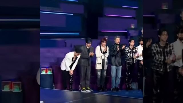 Just all idols being obsessed with JHOPE on MAMA смотреть онлайн