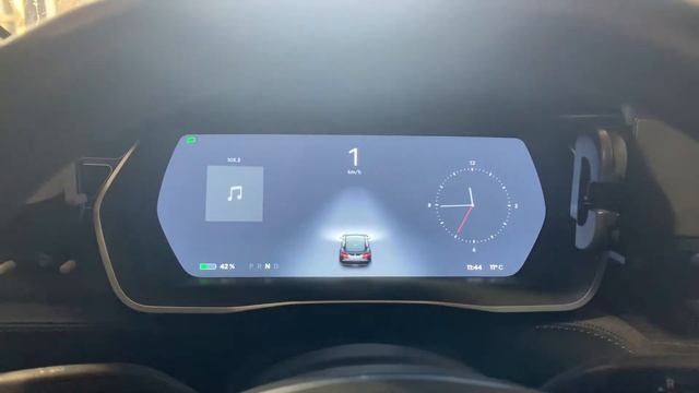 TESLA MODEL S-CARWASH, NO SEATBELT!! смотреть онлайн