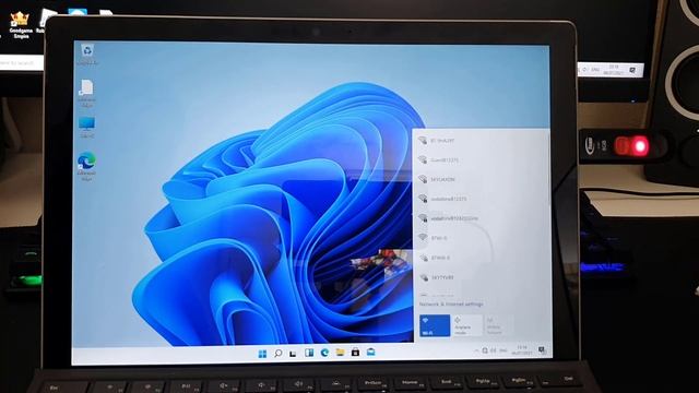 Surface Pro 6 on LEAKED Windows 11 смотреть онлайн