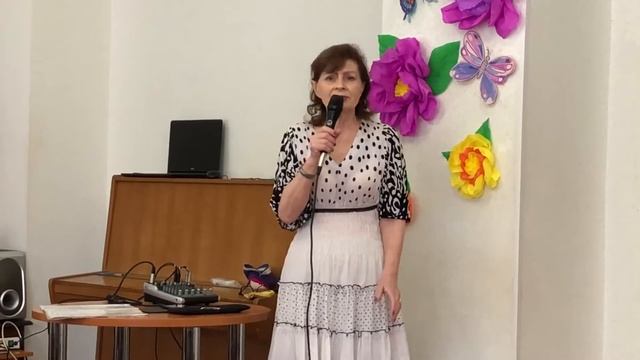 В лунном сияньи Автор Е Юрьев смотреть онлайн