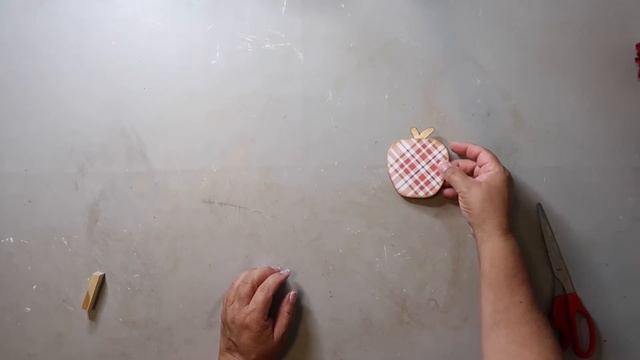 4 Easy Apple DIYS | Let's Go Picking Apple Challenge | Our Gray House смотреть онлайн
