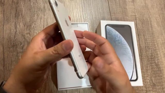 IPhone XR Unboxing смотреть онлайн