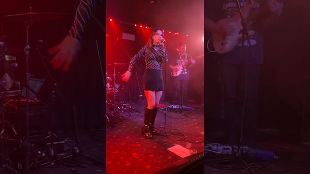 Yorke - Window Shopping live смотреть онлайн
