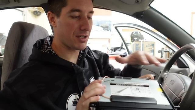 Tesla STILL Doesn't Have Apple CarPlay... But My ANTIQUE EV Does смотреть онлайн