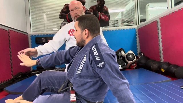 “Big Mac” Side Control Escape (49 in self defense series) смотреть онлайн