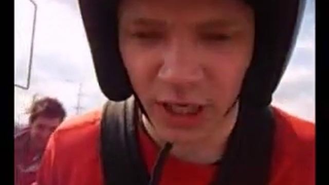 парень прыгает с 9 этажа смотреть онлайн