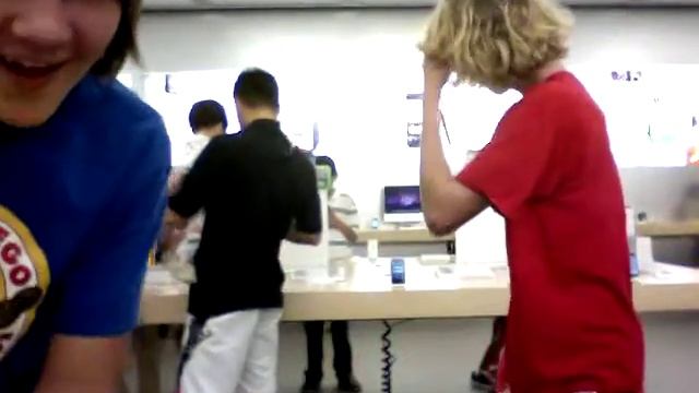 me and carl in apple store смотреть онлайн