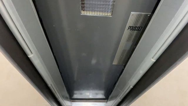 Very small ThyssenKrupp elevator - Lyon, France смотреть онлайн