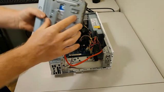 [PC BUILD] Building my first dedicated Plex server PC (PART 1) смотреть онлайн
