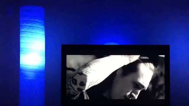 Lana Del Rey: Blue Jeans synchronized with Philips Hue Lights смотреть онлайн