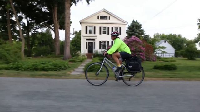 A Connecticut commuter cyclist bikes to work, takes the bus back home смотреть онлайн