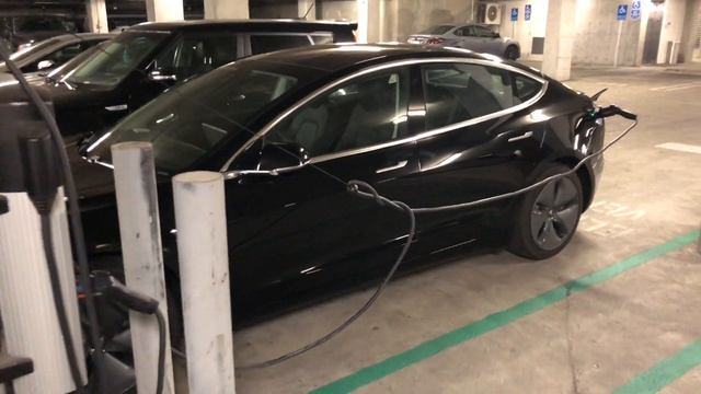 Tesla Model 3 Standard Range Review - One Year After! смотреть онлайн