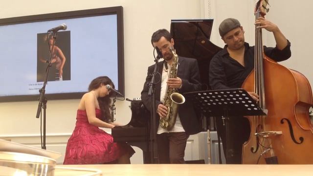 Karsu Dönmez live in the Apple Store Amsterdam смотреть онлайн