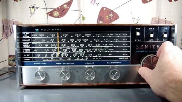 Demonstration of the 1966 Zenith Model M660A Multiband Radio