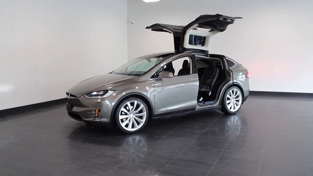 TESLA MODEL X CHRISTMAS DANCE смотреть онлайн
