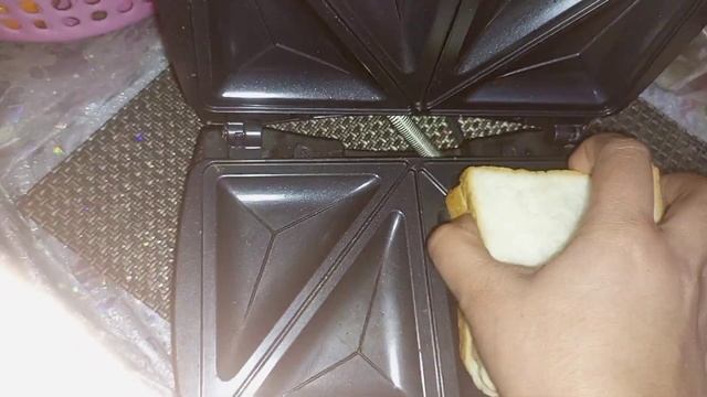 aaj sandwich banya sir mein bubble gum lag Gai смотреть онлайн