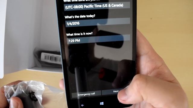 Unboxing: ALCATEL ONETOUCH Fierce XL with Windows 10 смотреть онлайн