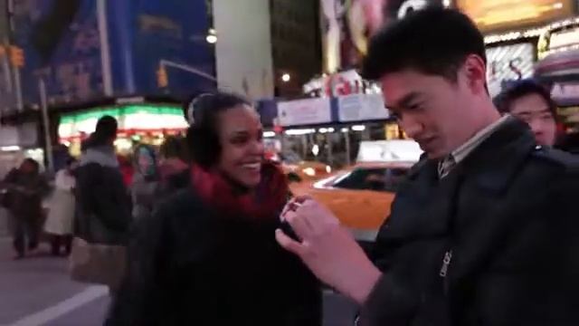 HTC One On The Street смотреть онлайн