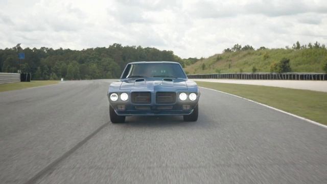 INSANE 1969 Pontiac Firebird смотреть онлайн