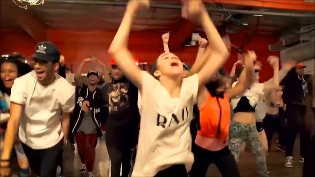 Mela - Meche Bum Bum with Rodrigo Faro (2) LIVE смотреть онлайн