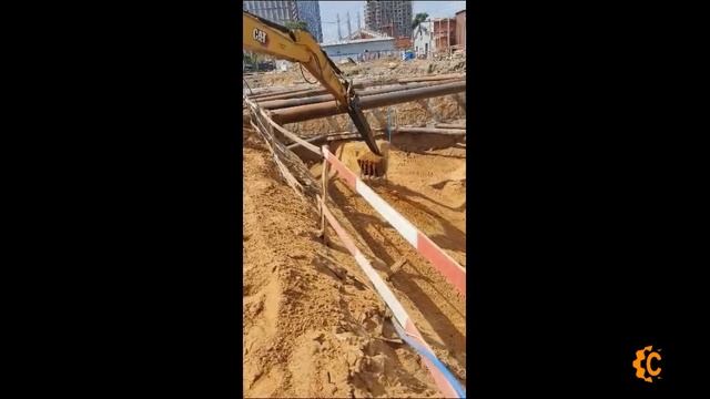 Удлинитель рукояти 4 метра и стандартный ковш 0.7 куба на экскаваторе CAT330. Отгрузили в Москву! смотреть онлайн