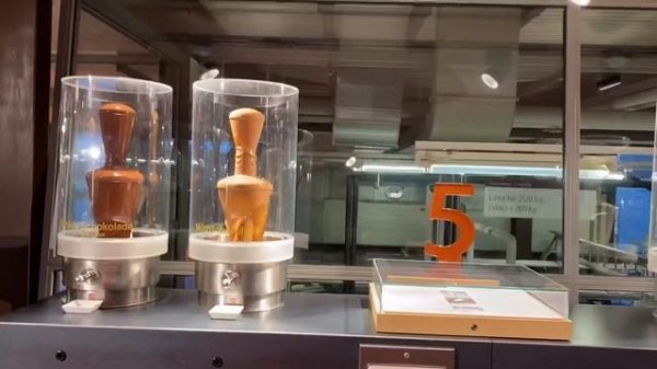 Путешествие в Швейцарии,фабрика шоколада Läderach