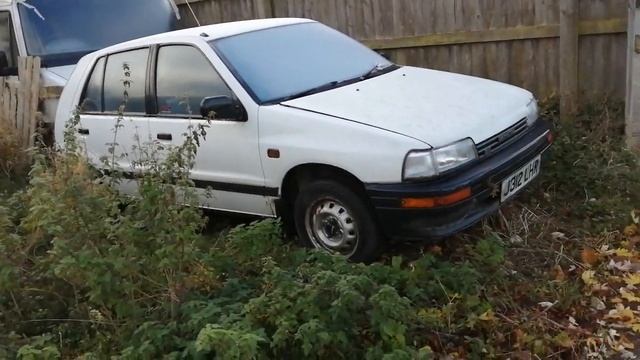 Abandoned Leyland Van & 1990's Daihatsu Charade смотреть онлайн