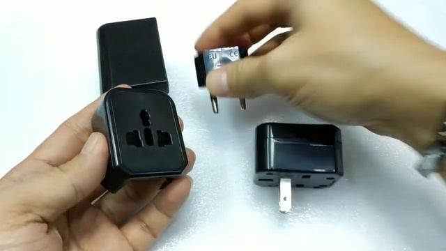 Universal Travel Adapter 3 plug for US, UK, EU and AU with case смотреть онлайн