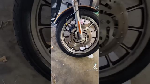 Harley Brake line adapter смотреть онлайн