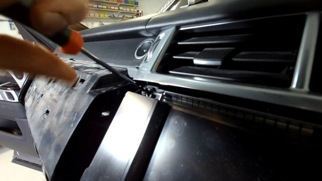 How to remove / upgrade the Navigation screen on Range Rover Sport L494 смотреть онлайн