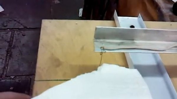 Режем пенопласт струной