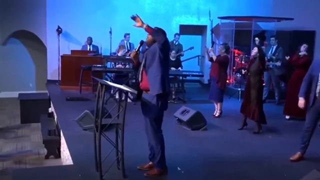 "Give Me Jesus" - Marcus Theriot & The Pentecostals of Katy Church смотреть онлайн